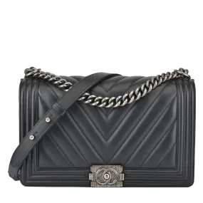 A92193 Black Calfskin Chevron New Medium Classic Boy RHW