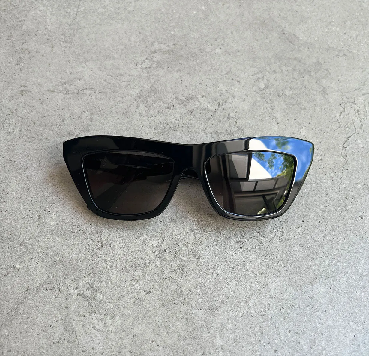 BV 1121 Sunglasses, Black (G)