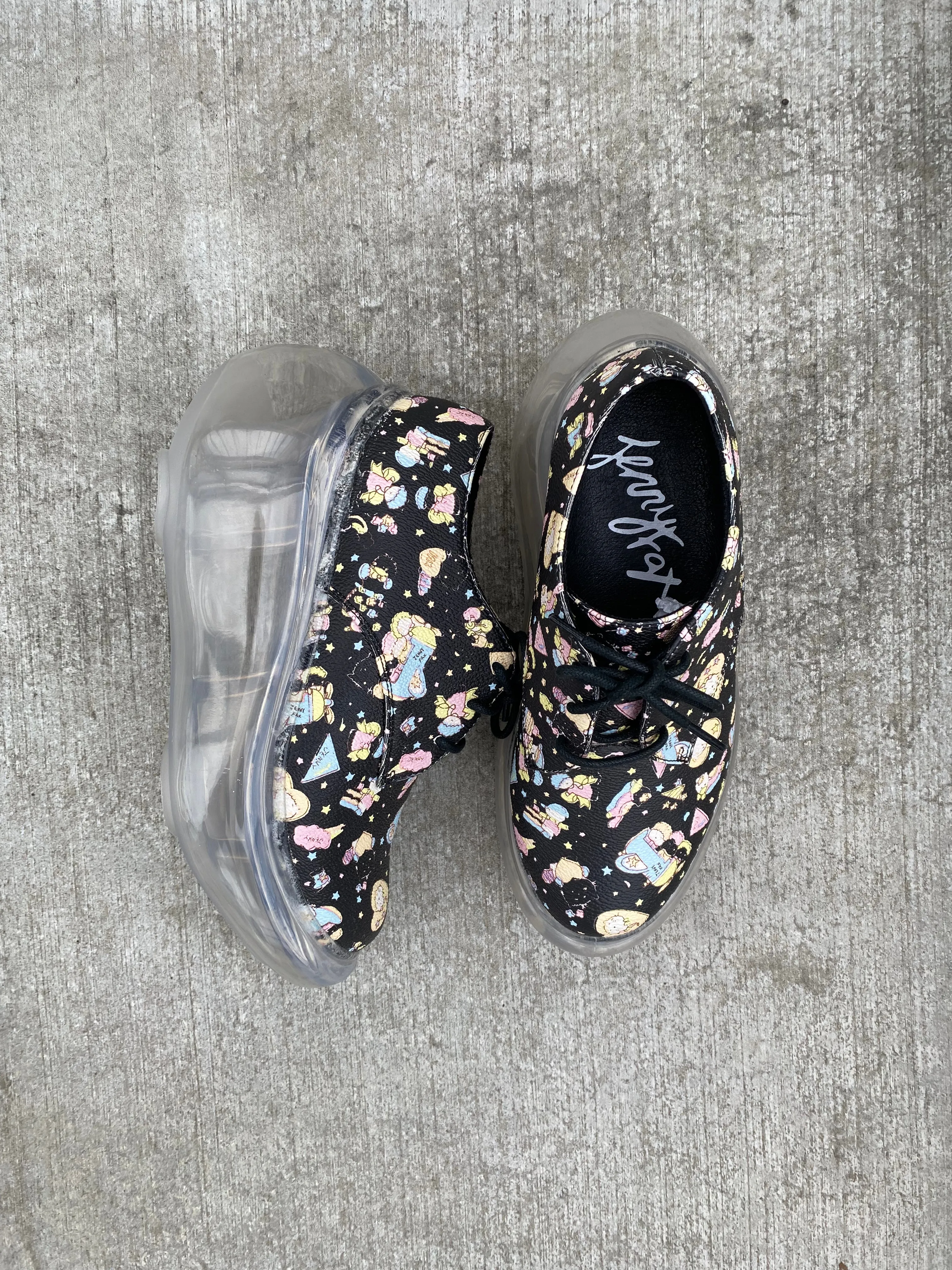 Classic Print Shoes / Black Cartoon