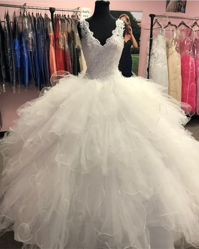 Elegant Lace Embroidery V-neck Organza Ruffles Ball Gowns Quinceanera Dresses