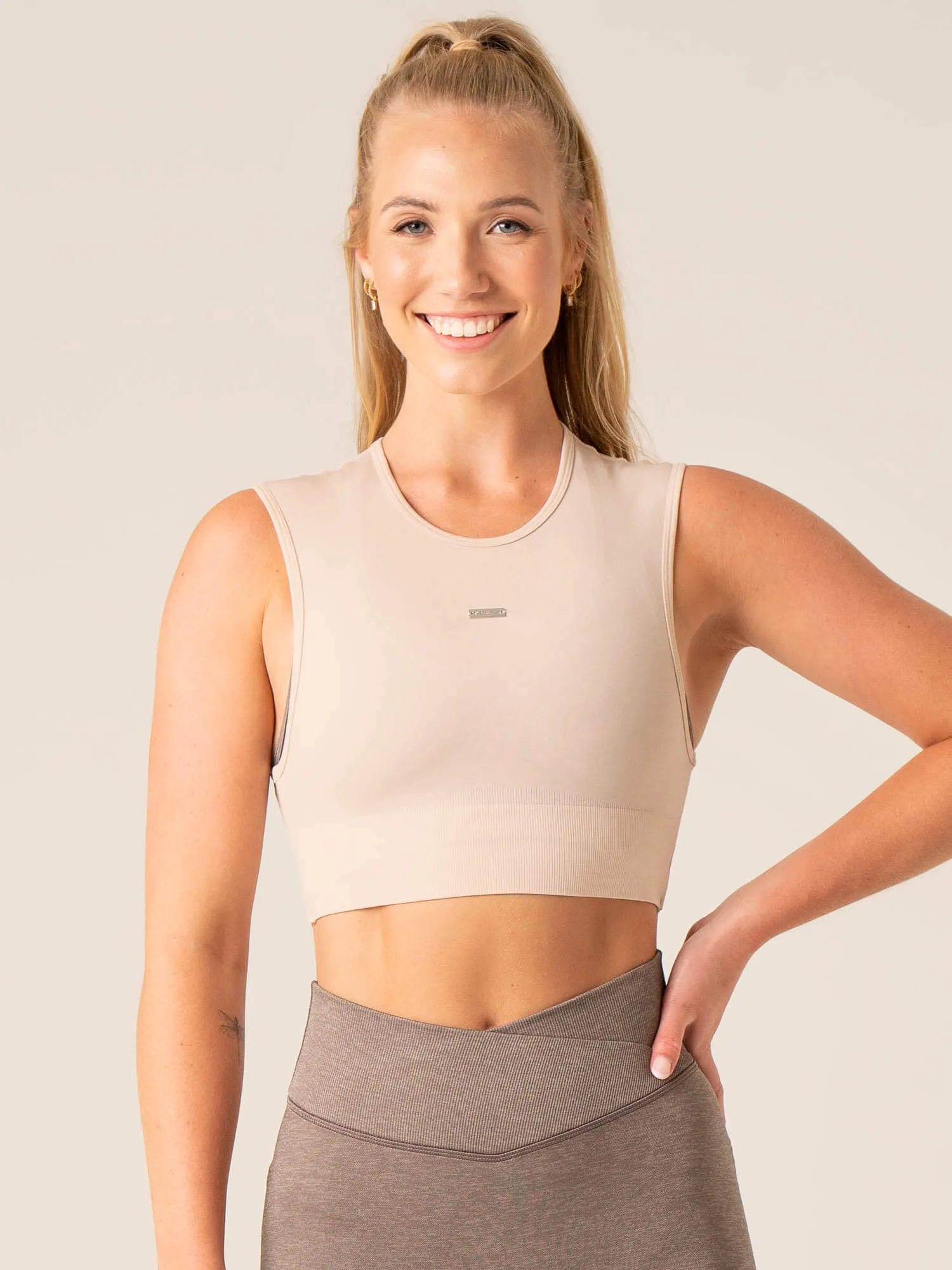 Focus Seamless Tank - Chalk Marl