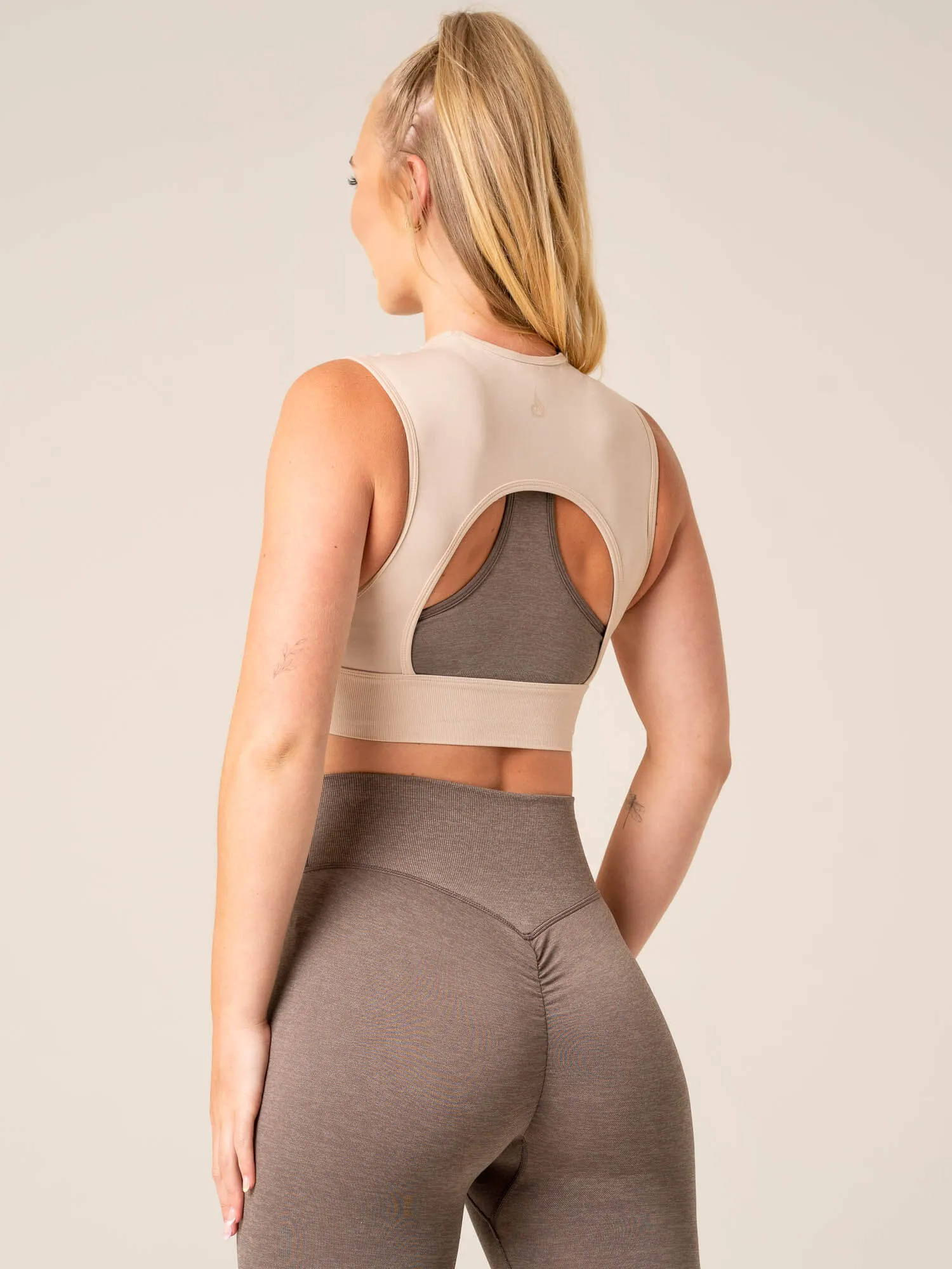 Focus Seamless Tank - Chalk Marl