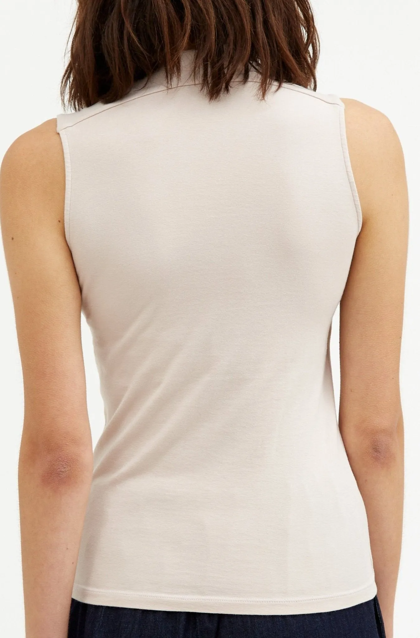 SLEEVELESS CONTOUR V IN PIMA COTTON STRETCH